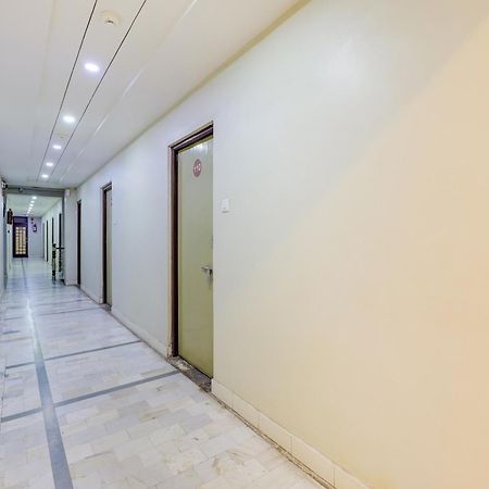 Hotel O Asopalav Naroda Екстериор снимка